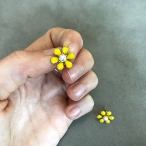 Super Cute Yellow Daisy Anthropologie Earrings